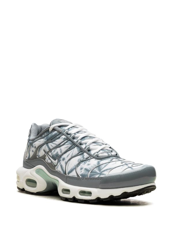 Nike Air Max Plus sneakers