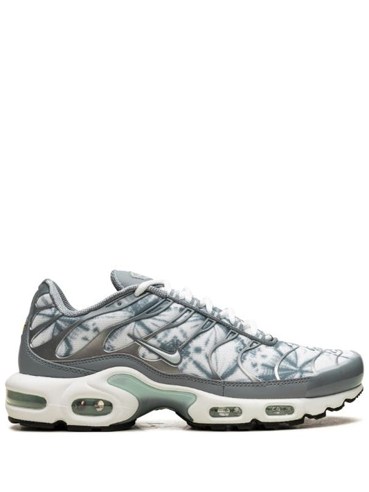 Nike Air Max Plus sneakers